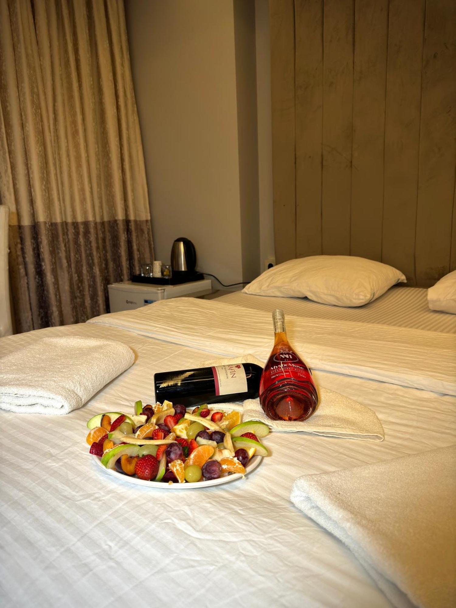 Blueway Hotel Istanboel Buitenkant foto