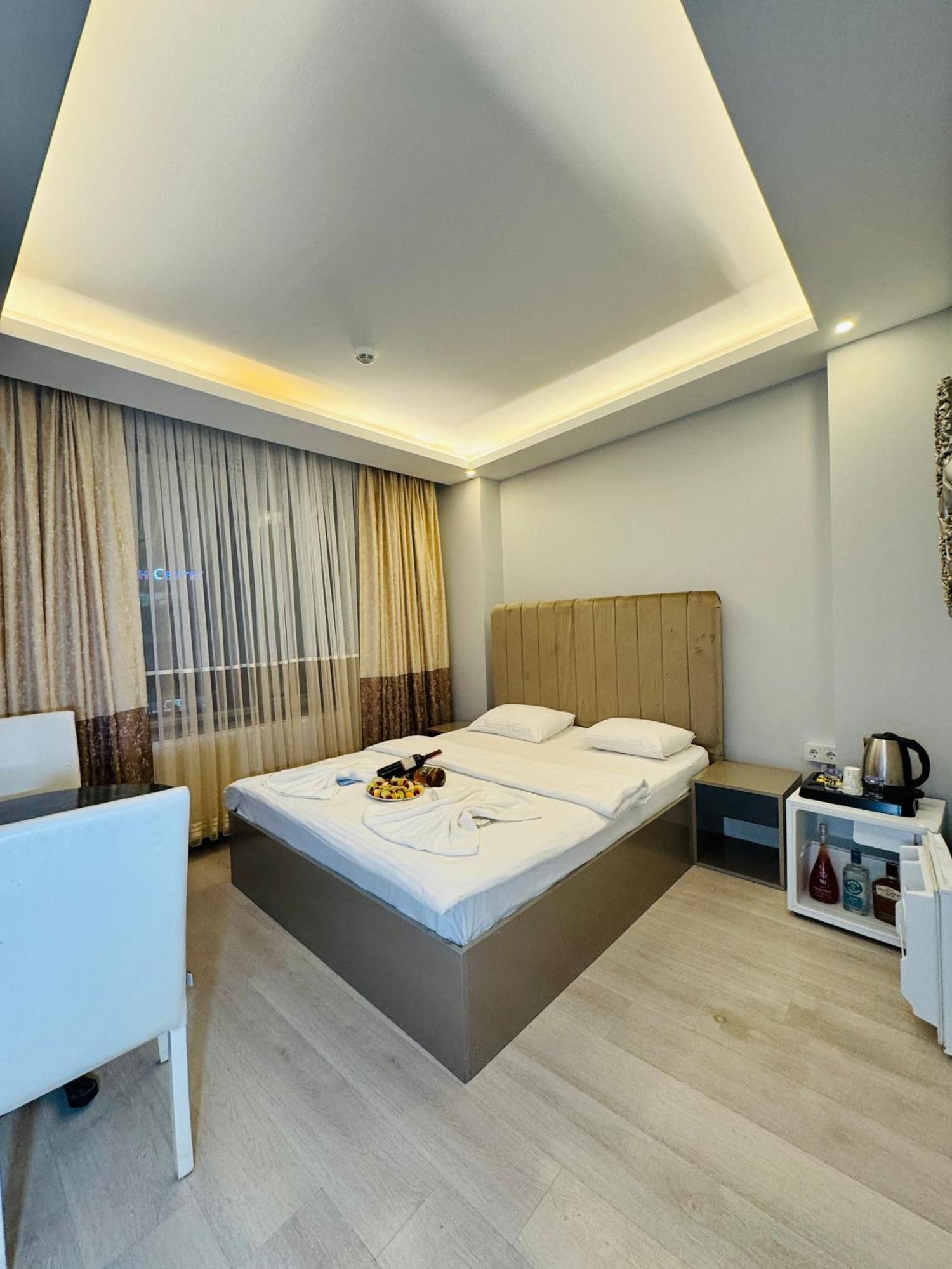 Blueway Hotel Istanboel Buitenkant foto