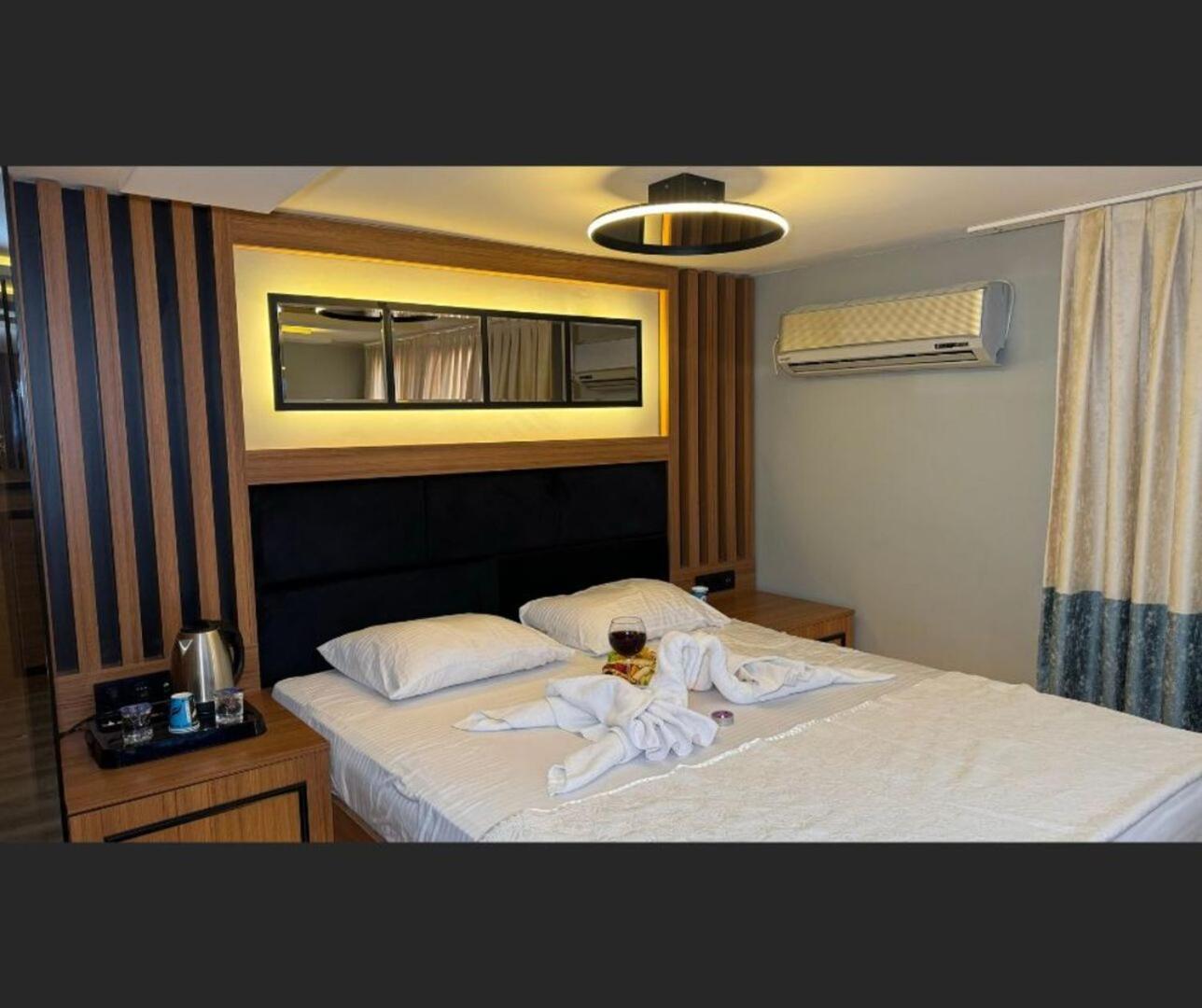 Blueway Hotel Istanboel Buitenkant foto
